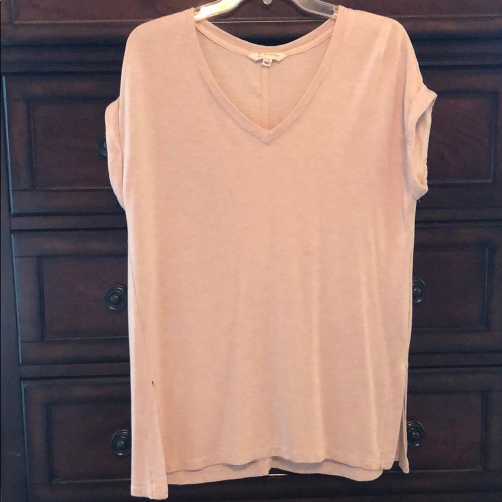 🛍 Z by Zobha Sweatshirt Vneck Top